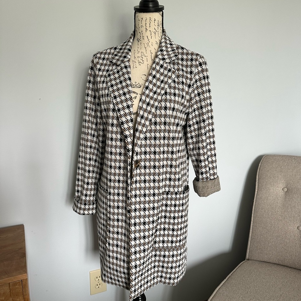 Jules & Leopold Houndstooth Blazer in Black, White, and Tan